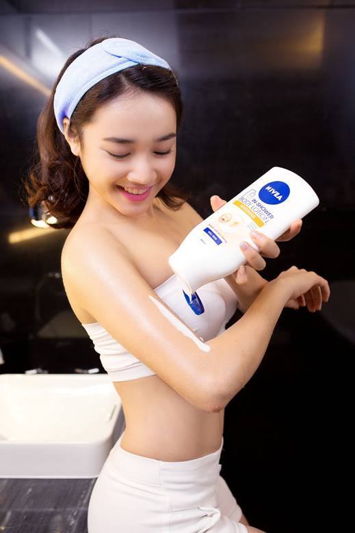 接待女秘書